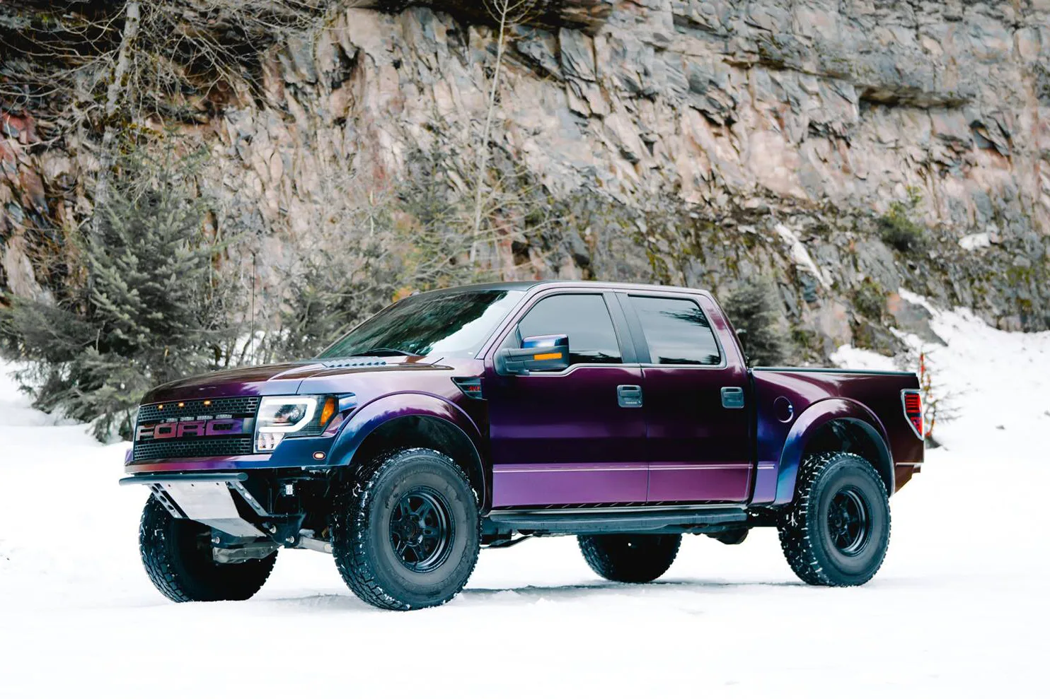 Ford Raptor - Car wrapping Gloss Flip Deep Space 3M